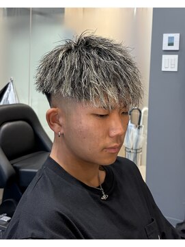 ベガス 大宮(Vegas) ツイスパ×金メッシュ