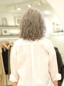 えがお美容室 【えがお美容室】50代60代に人気☆ミディアムウェーブヘア