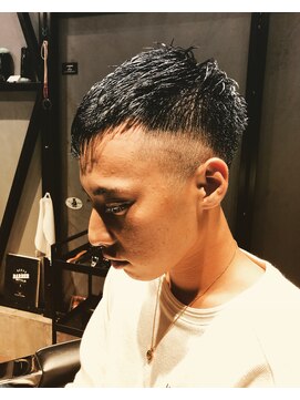 カレンズオブスタイル(CURRENNS OF STYLE) クロップ フェードカット