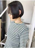 モードでタイトなショートボブ