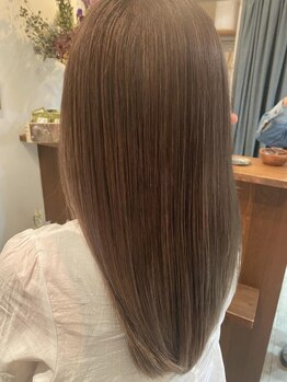 イルヘアラボ(ill hair labo)の写真/髪や頭皮に優しく、ダメージレスにこだわった施術が魅力。艶のある美しい髪色に♪理想の色味を実現します☆