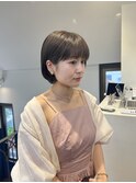 耳掛けショート　レイヤーボブ　毛流れショート
