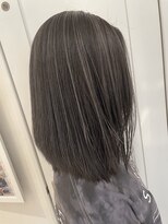 サーク(Sark)&nbsp;グレー系極細ハイライト