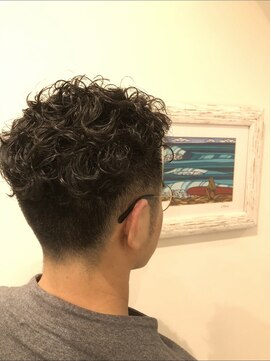 虹 アヌエヌエ(anuenue) 人気沸騰中！メンズウェーブパーマでワンランク上のこなれ感を！