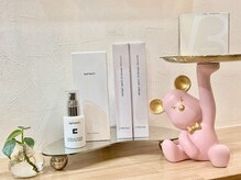 紡の雰囲気（ヘアケアからお化粧品まで取り揃えております。）