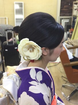 ヘアアンドメイク ゼン ヨコハマ(Hair&Make ZEN YOKOHAMA) キレイ目かぶせのアップ