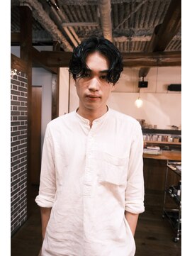 ソーレ(sole) yosukeセンターパートニュアンスパーマメンズミディアムマッシュ