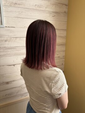 エム インターナショナル 白岡 キュート(EMU international CUTE) ツヤ赤カラーで大人可愛く