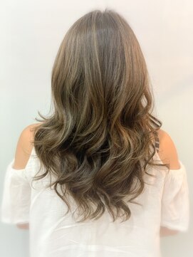 DAMANI 表参道 髪質改善/ヘッドスパ/ハイライト/白髪染め/白髪ぼかし/縮毛矯正 似合わせカット/ミディアムレイヤーカット[表参道駅]