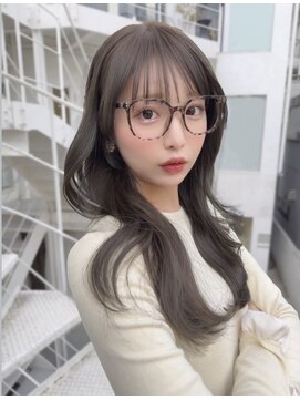 カシュカシュ 表参道(cache cache) ブリーチなしダブルカラーで作るオリーブグレージュぱっつん前髪