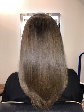 アールサロン アオヤマ(Rr SALON AOYAMA) プラチナミネコラストレート