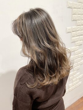 オーティティ(O-TETE) O-tete グレージュベースハイライトバレイヤージュ