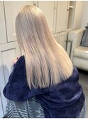3311プラチナブロンドハイトーンカラーこなれヘアバイカラー