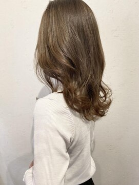 ルチカ(Luccica) 【Luccica】透明感カラー×ミディアムレイヤー