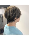 【白髪ぼかし】抜きっぱなしハイライト×メリハリショート