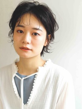 スクエアウーノ 博多(SQUARE＊UNO HAKATA) ウェーブヘア　シースルーバング　ダークブラウン