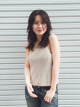 シカ(sica) いつもより少しくるっとパーマスタイル