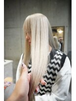 シィーム(cime) ロングヘアー ホワイトカラー