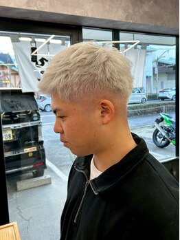 段の写真/【一宮駅から徒歩5分】デザインカラーでカッコよく◎イメチェンからメンテナンスまでお任せあれ☆