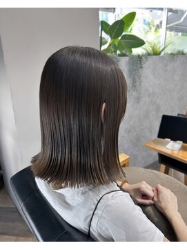 マーレ(MARLE./) 黄味・赤味が気になる方へ／くすみとUVケアも叶える髪色チェンジ