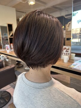 ショートボブ