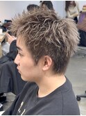 ハイトーンベージュスパイキーショート