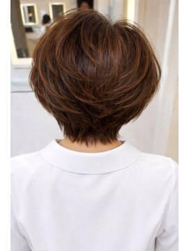 ブロッサム 鶴瀬店(Blossom) 無造作ショート