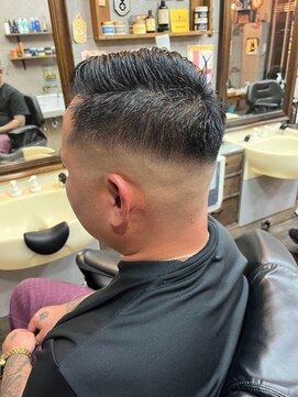 アールズ ヘア(R's hair) MEN’S HAIR/波巻きツイストスパイラル/リバースセンターパート