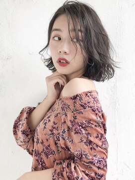 ルティア(Lutia) ブルージュ ふわミディ 流しバング