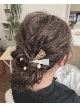バルス(BLS) 結婚式　お呼ばれ　ヘアアレンジ　【 藤枝/髪質改善/カラー】