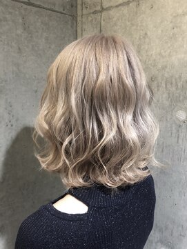 エヴァー(ever) ホワイトブロンドカラー