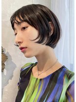レティ(lety)&nbsp;ツヤツヤな質感で上質な前上がりショートボブ