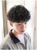 フェザーパーマ/ブルーブラック/刈り上げセンターパート[新宿]
