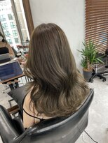 アット(at...)&nbsp;【レイヤーカット×オリーブグレージュ】