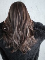 マリアナ(Mariana)&nbsp;ハイライトショートヘアレイヤーカットダブルカラー