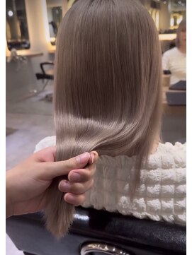 サロンドミルク 新百合ヶ丘店(salon de MiLK) ミルクティーベージュグレージュダブルカラーハイトーン