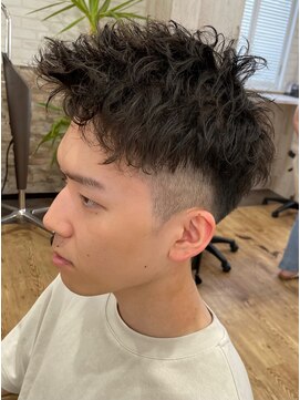 スカイ(SKY) 透明感カラー/髪質改善/縮毛矯正/韓国風レイヤーカット