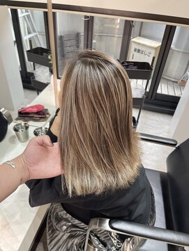 ブレンド 渋谷(BLend) マチルダボブ前髪ハイライトグレージュ