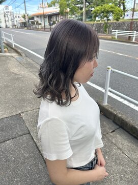 イーリージョン(E region) グレージュカラー