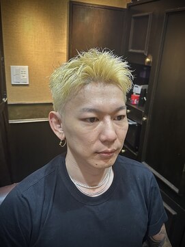 レオヘアワークス(LEO HAIR WORKS) スパイキーショート　ブリーチ　メンズカット　新潟　女池