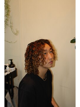 ツーエイチ 新宿(2H) 新宿/スパイラルパーマ/カーリーパーマ/メンズパーマ