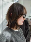 切りっぱなし韓国ヘア/外ハネくびれボブ