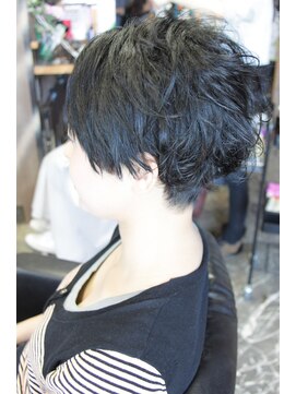 オーバーキャプテンネイキッド(OVER CAPTAIN NAKED) クセをいかしたゆるふわベリーショート