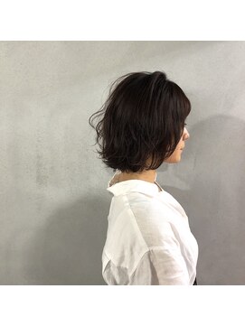 エヌ(N) N/92co. 切りっぱなしボブ×外ハネボブ