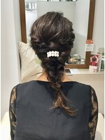 キャトル(hair make QUATRE)&nbsp;編みおろしパーティーヘアN1