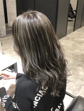 アンダーバーホワイト(_WHITE) コントラスト×立体感×ホワイトハイライト