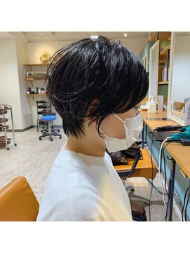 トッカ ヘアアンドトリートメント 難波店 ダークトーンにも似合う◎立体感×ひし形ショート☆