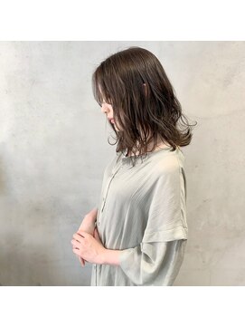 ミント(mint) アッシュグレージュ/アッシュ/グレー/ブルージュ/レイヤーカット