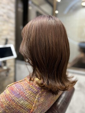 アトリエナガノ(atelier nagano) ニュアンスカラー/センターパート/ツヤ髪スタイル/ブルージュ