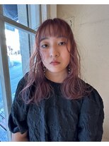 ムジーク(Musiiik)&nbsp;エーラインミディアムと深みレッドカラー。